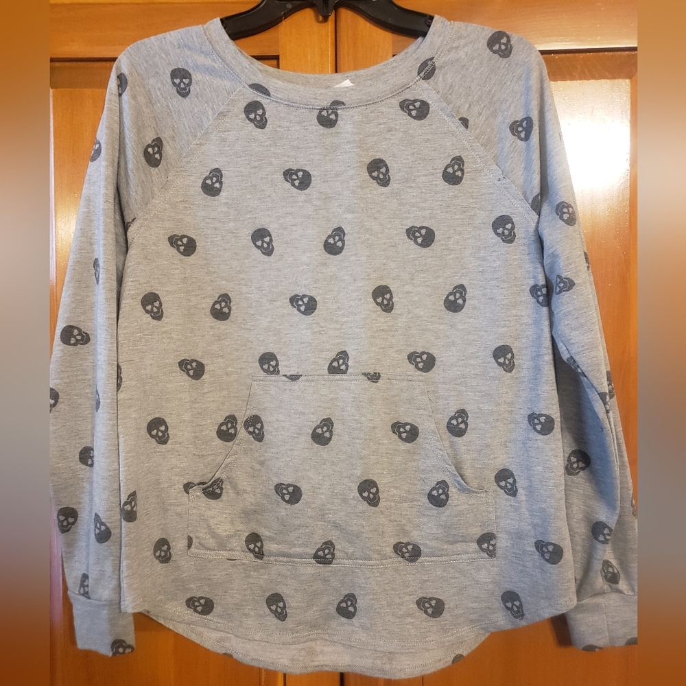 Heart Eye Skull Pullover, NWOT & So Cute!